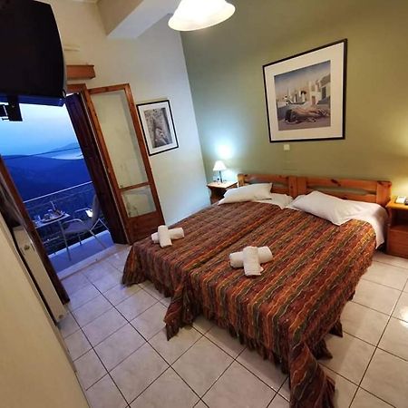 Sun View Guesthouse Delphi ภายนอก รูปภาพ