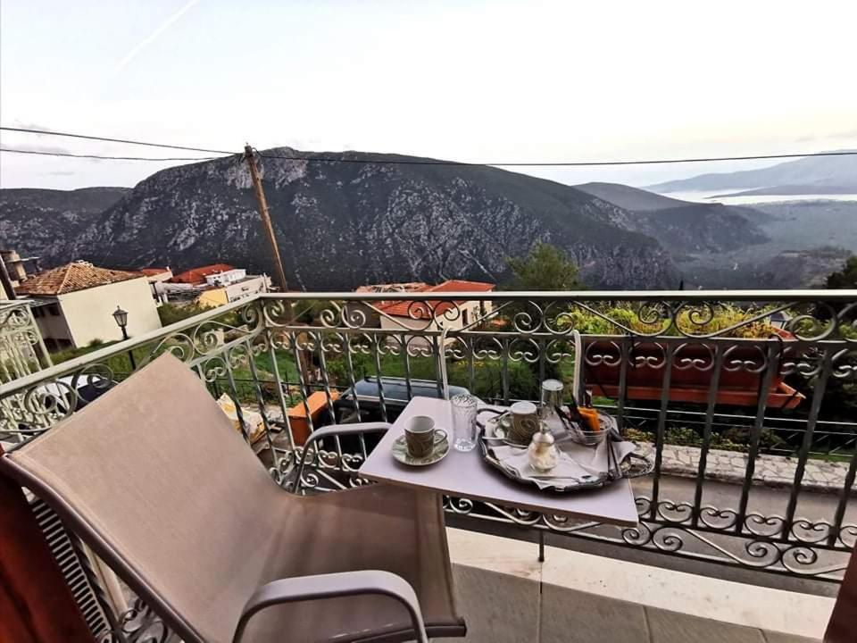 Sun View Guesthouse Delphi ห้อง รูปภาพ