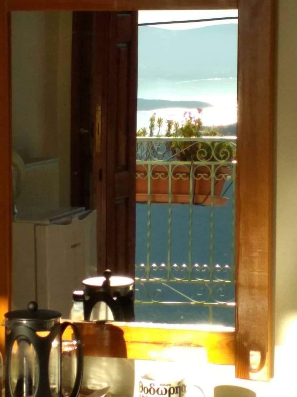Sun View Guesthouse Delphi ภายนอก รูปภาพ